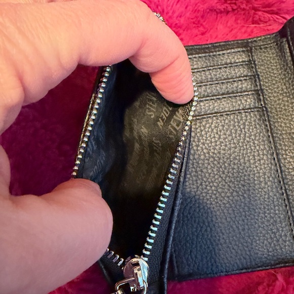 Steve Madden Textured Black Wallet - Picture 4 of 5